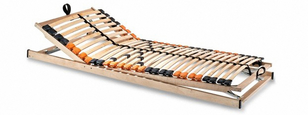 Polytex Matratzen Mädchen kuschelt sich ins Kissen